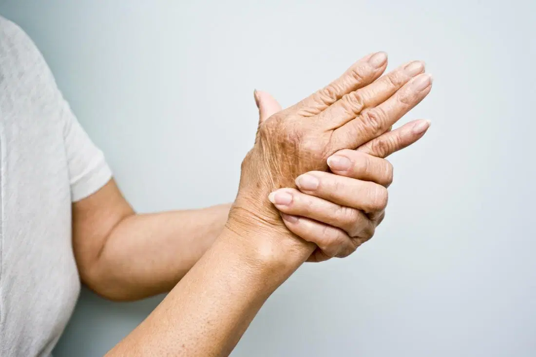 đau khớp cảnh báo những bệnh nào