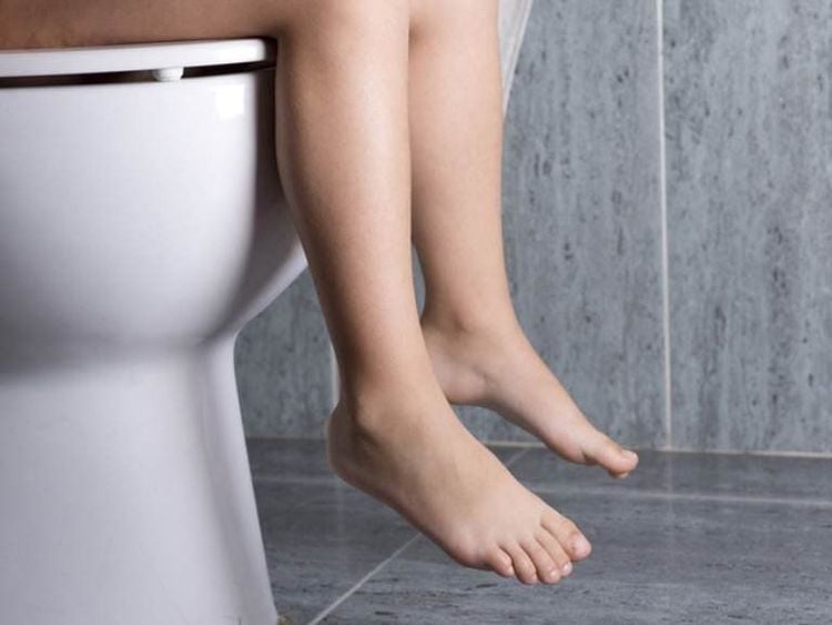 đại tiện quá lâu cảnh báo ung thư ruột kết y duoc thai nguyen