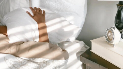 Giấc ngủ thất thường cảnh báo nguy cơ mắc bệnh tim mạch, đột quỵ