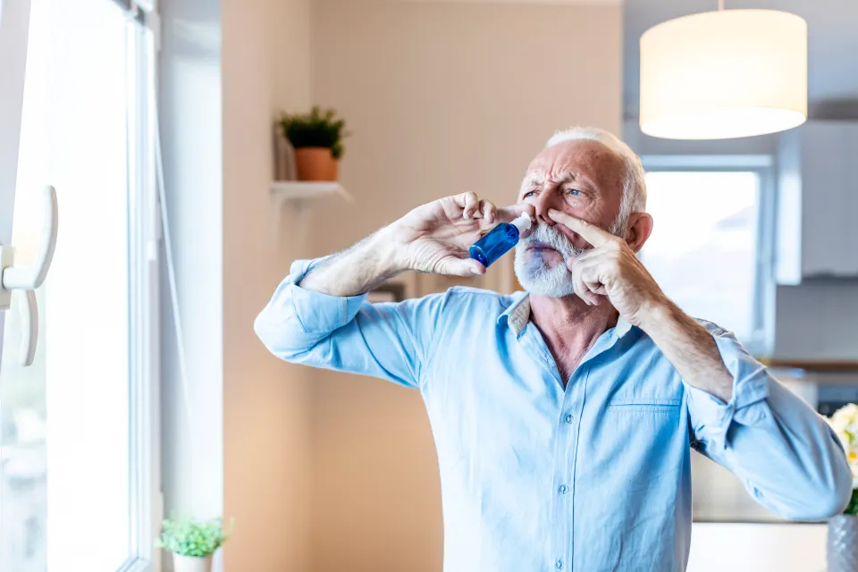 thuốc xịt mũi gây triệu chứng bệnh parkinson y duoc thai nguyen