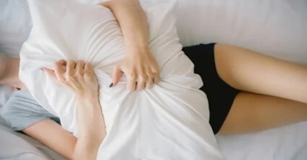 tư thế ngủ gây hại xương khớp y duoc thai nguyen