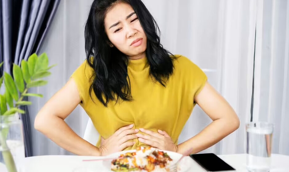 triệu chứng khi ăn cảnh báo ung thư dạ dày y duoc thai nguyen