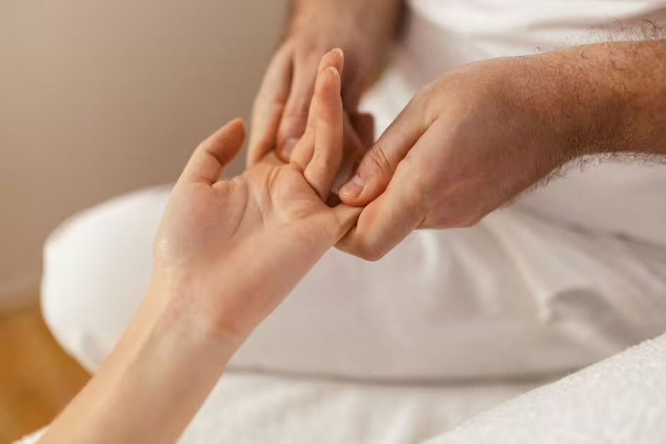 dấu hiệu ở bàn tay cảnh báo ung thư phổi y duoc thai nguyen