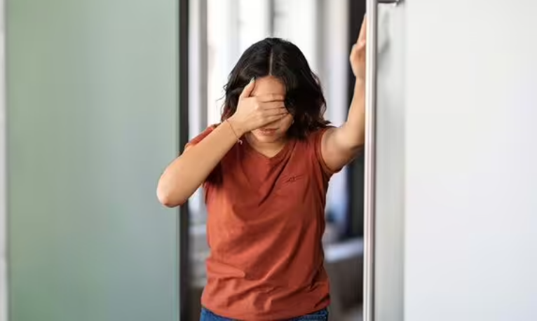 cơn đau cảnh báo sức khỏe nghiêm trọng cần đi khám y duoc thai nguyen