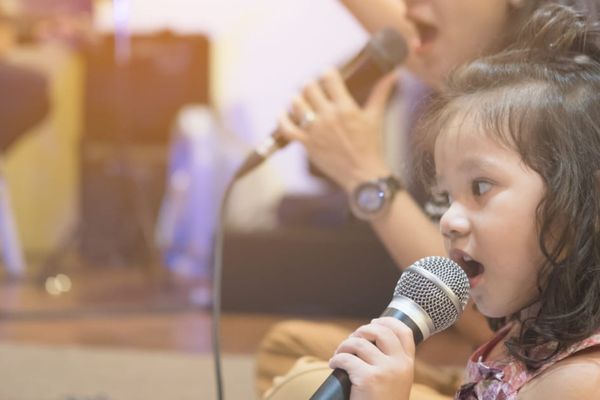 hát giúp đầu óc minh mẫn khi già đi y duoc thai nguyen