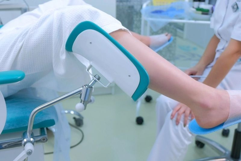 khám phụ khoa bằng kẹp mỏ vịt y duoc thai nguyen