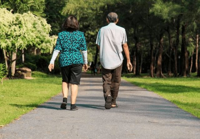 lưu ý đi bộ sau 60 tuổi y duoc thai nguyen