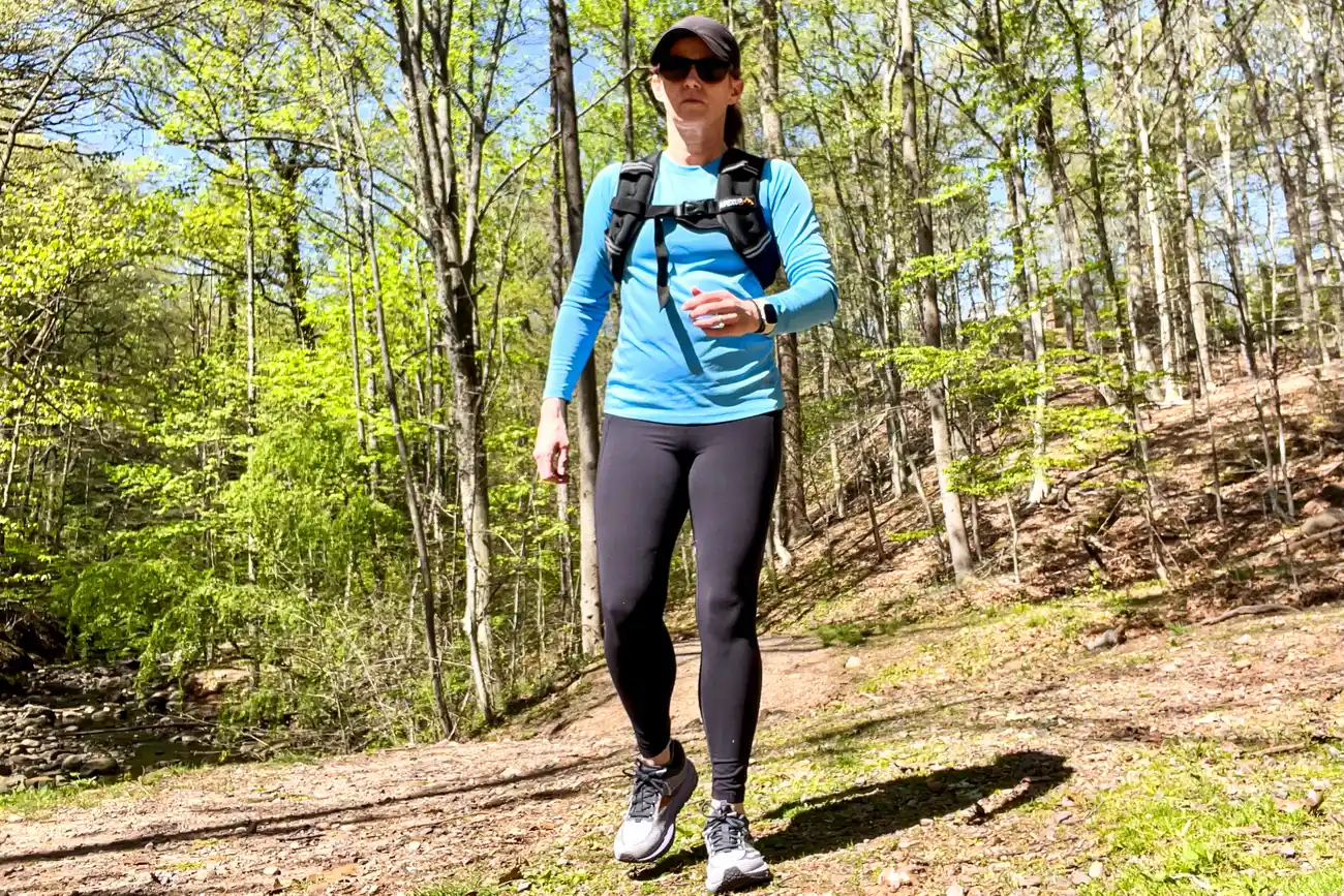 đi bộ mặc áo vest tạ sau tuổi 50 cải thiện sức khỏe xương y duoc thai nguyen